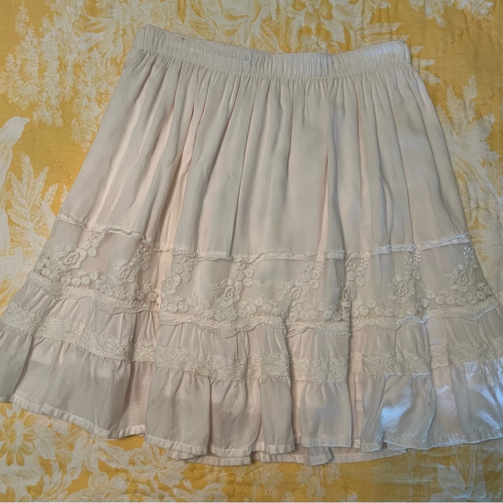 White, Knee-Length, Embroidered Abercrombie & Fitch Skirt